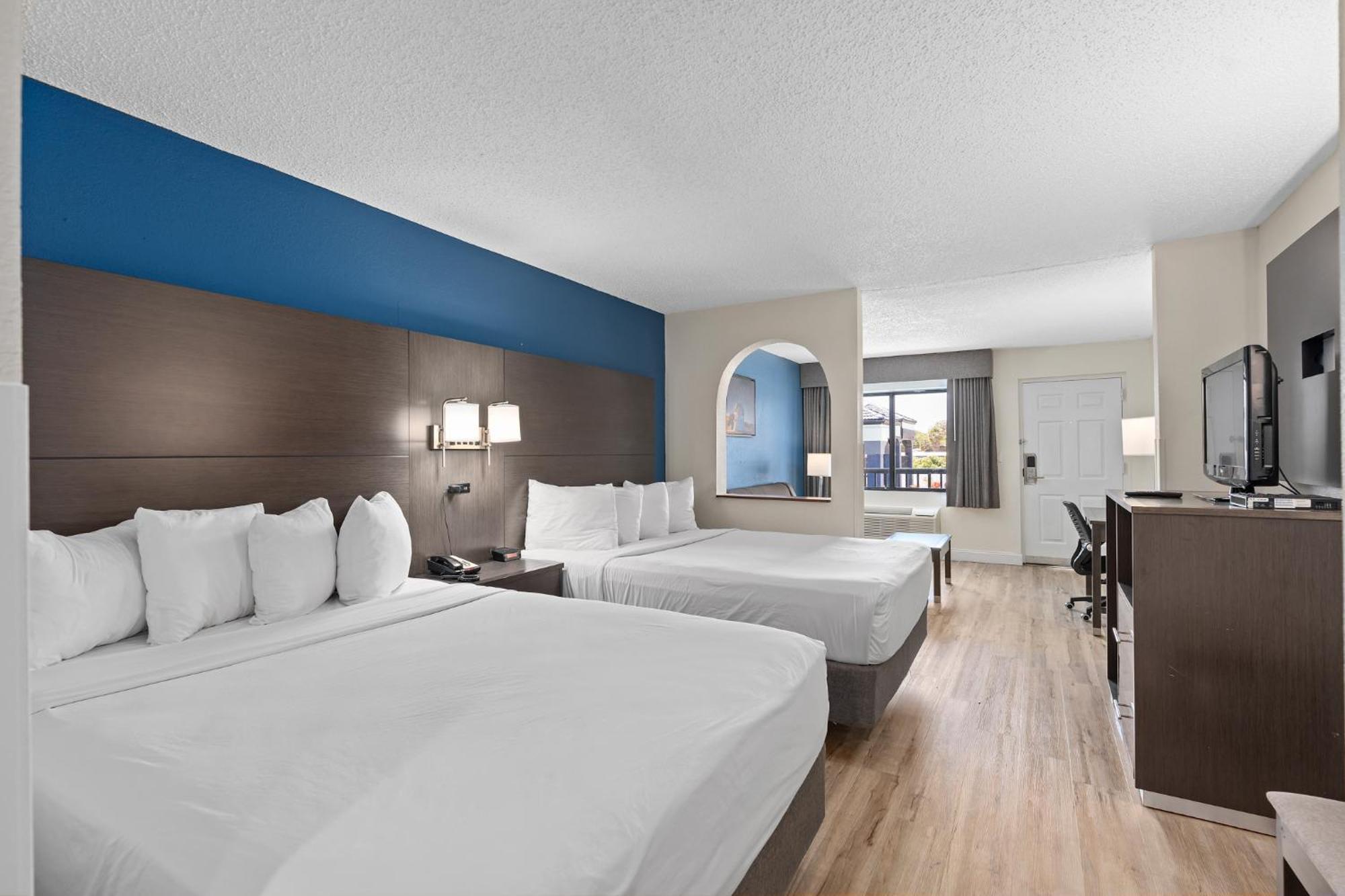 מלון Alafaya Baymont By Wyndham Orlando East מראה חיצוני תמונה