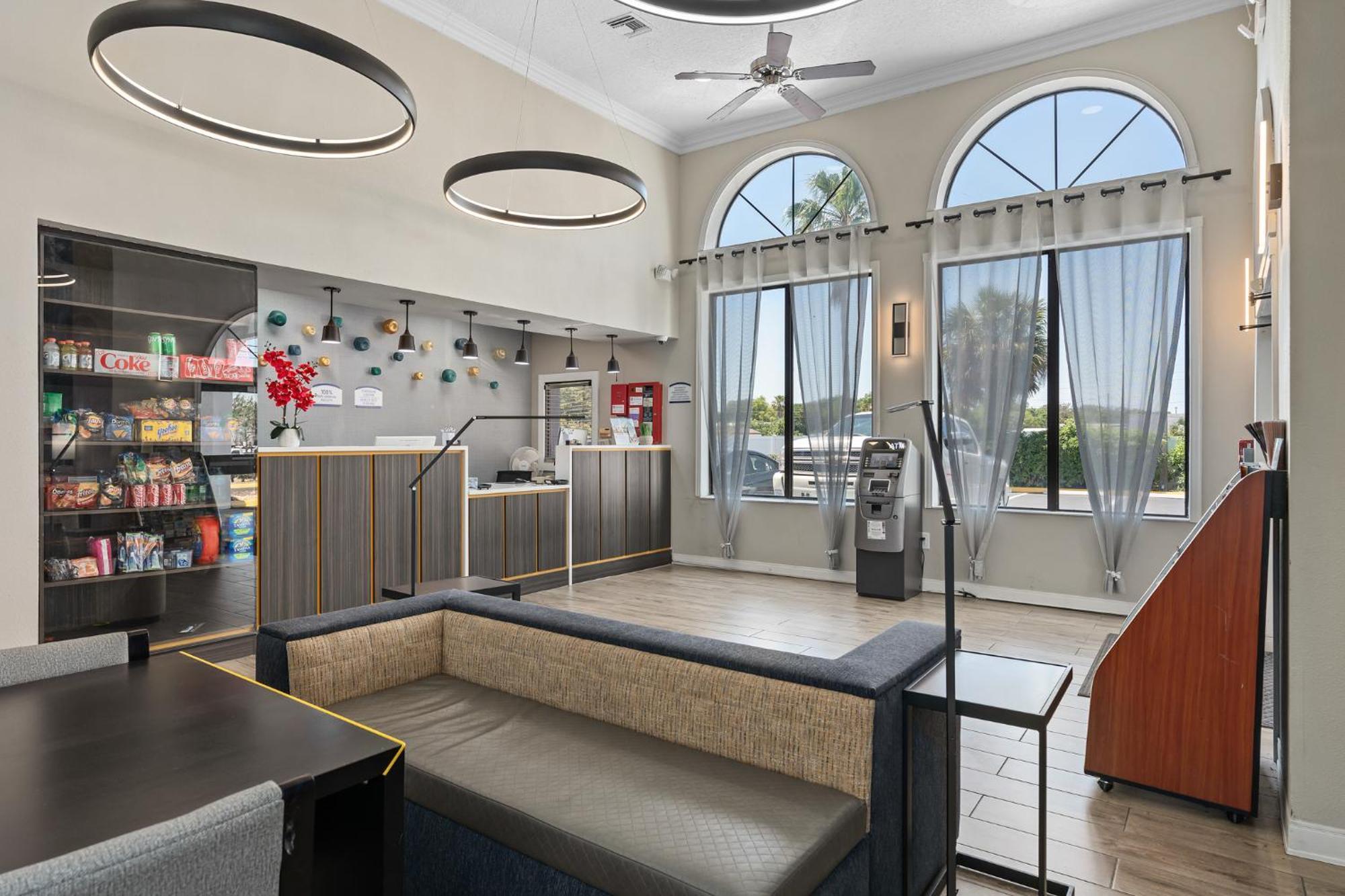מלון Alafaya Baymont By Wyndham Orlando East מראה חיצוני תמונה