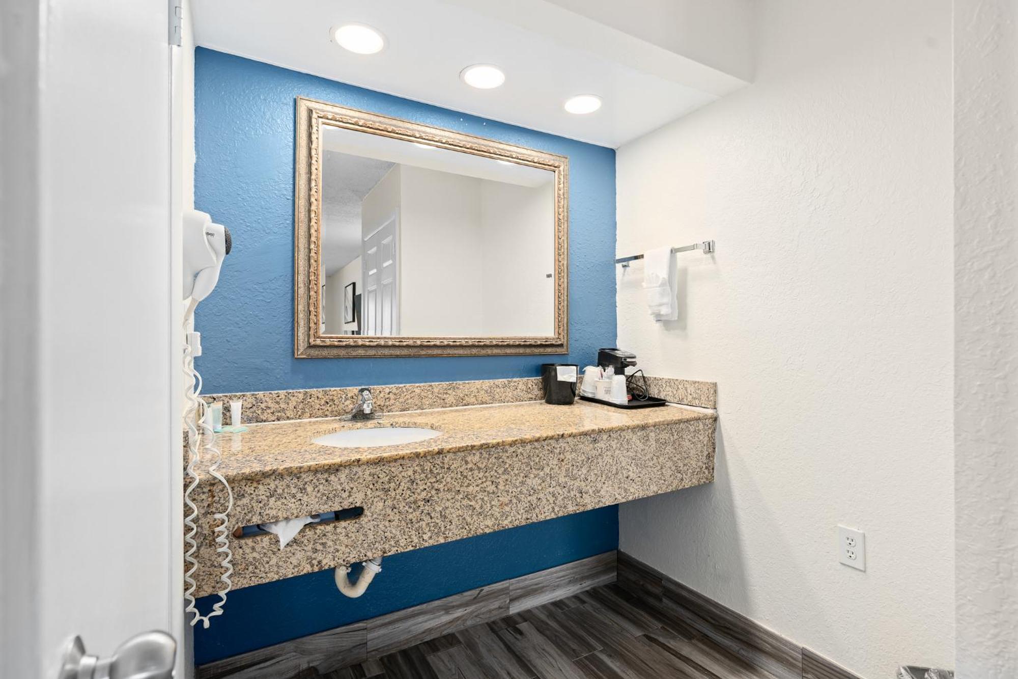 מלון Alafaya Baymont By Wyndham Orlando East מראה חיצוני תמונה